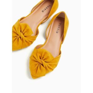 NWT Torrid Mustard Yellow Twist Bow D'Orsay Flats